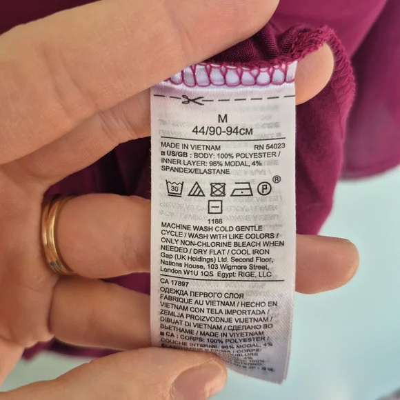 Banana Republic Women's Romantic Feminine Fuchsia Ruffle-Sleeve Blouse Size M - Picture 5 of 5